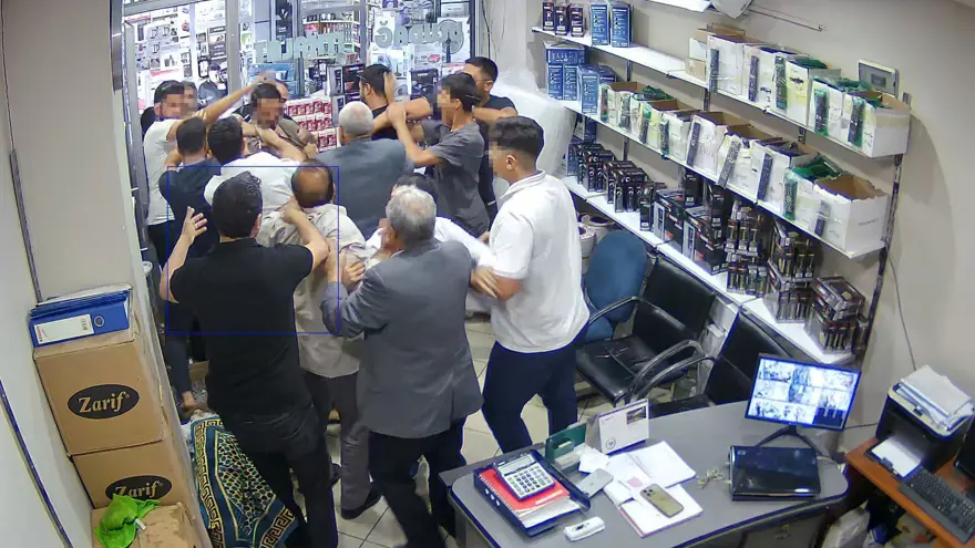 Haraç vermeyince ortalık savaş alanına döndü Haraç vermeyince ortalık savaş alanına döndü