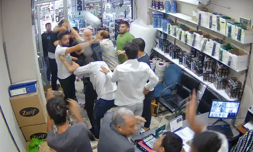 Haraç vermeyince ortalık savaş alanına döndü 1 Haraç vermeyince ortalık savaş alanına döndü 1