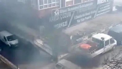 Ankara'da seyir halindeki otomobil yandı