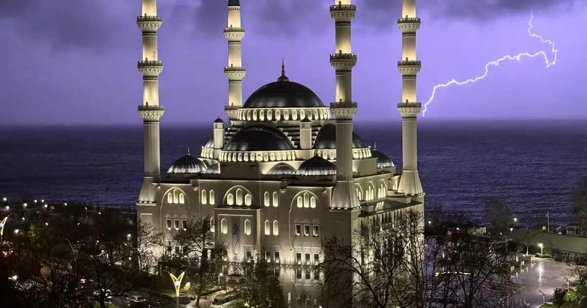 Zonguldak'ta şimşekli gece