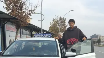 Milli voleybolcu Melissa Vargas ehliyetini Malatya'dan aldı