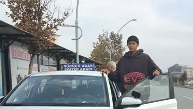 Milli voleybolcu Melissa Vargas ehliyetini Malatya'dan aldı