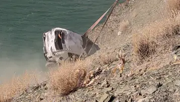 3 gence mezar olmuştu, sudan çıkarıldı