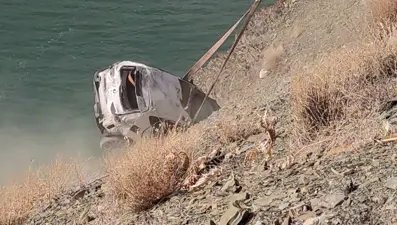 3 gence mezar olmuştu, sudan çıkarıldı