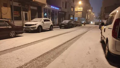 Ardahan yağan karla beyaza büründü