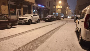 Ardahan yağan karla beyaza büründü