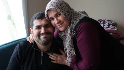 Boynuna batan tel engelli bıraktı, 24 yıldır yürüme hayali kuruyor 