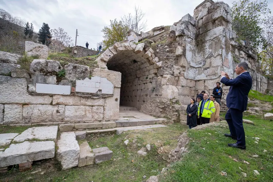 2007'den beri kazılıyor: İzmir'de yaklaşık 2 bin yıllık yapı gün yüzüne çıktı