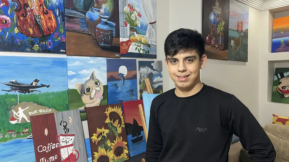 Otizmli çocuk ressam Okan'ın engelsiz yolculuğu