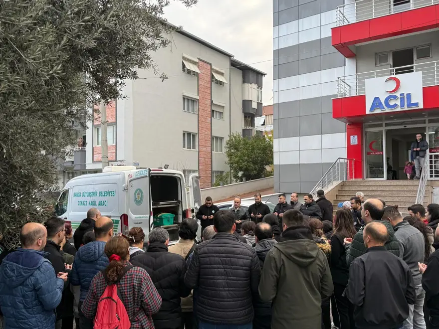 Doktor ameliyat yaparken kalp krizi geçirdi, hayatını kaybetti 3