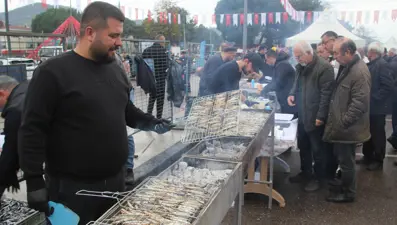 7 ton tüketildi, önünde kuyruk oluştu. Vatandaşlar akın etti