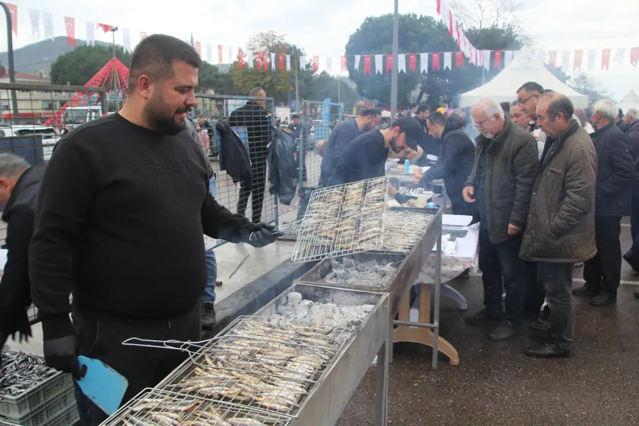 7 ton tüketildi, önünde kuyruk oluştu. Vatandaşlar akın etti