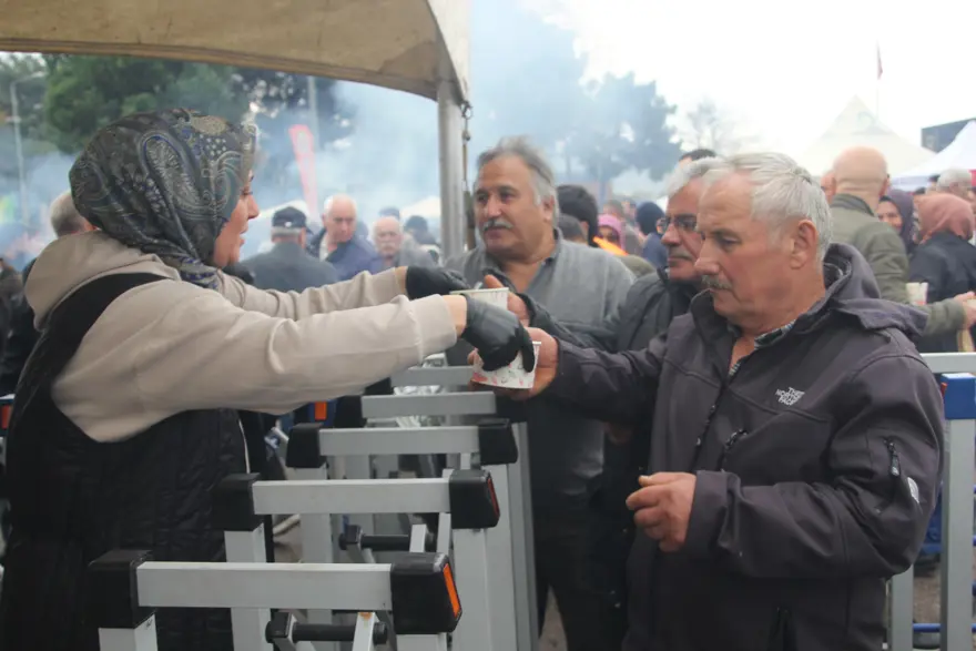 7 ton tüketildi, önünde kuyruk oluştu. Vatandaşlar akın etti 4 7 ton tüketildi, önünde kuyruk oluştu. Vatandaşlar akın etti 4