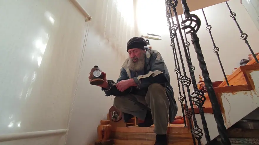 PEYNİRİNİ, MEYVE SUYUNU DA KENDİSİ YAPIYOR 2