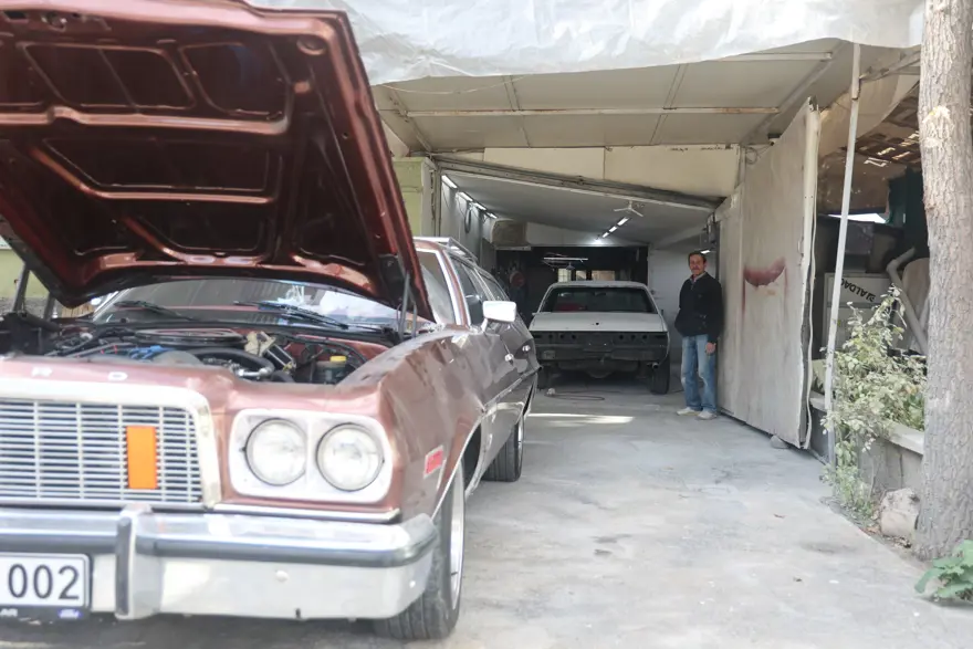 Bu serada sebze değil klasik araba yetişiyor. Çocukluk hayâliydi, mesleği oldu 1