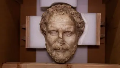 Burdur'dan kaçırılan Boubon’un kayıp imparatoru heykeli Türkiye'ye getirildi