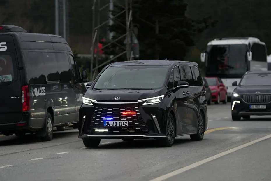 Beşiktaş'tan TFF'ye çıkarma! Başkan Serdal Adalı, Riva'ya gitti