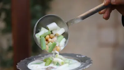 Yoğurt, et, nohut, taze soğan ve sarımsakla hazırlanıyor. Tescilli lezzet meğer doğal antibiyotikmiş