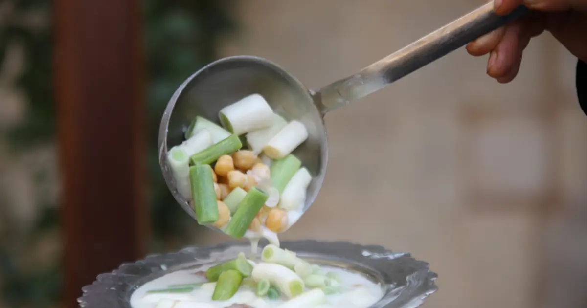 Yoğurt, et, nohut, taze soğan ve sarımsakla hazırlanıyor. Tescilli lezzet meğer doğal antibiyotikmiş