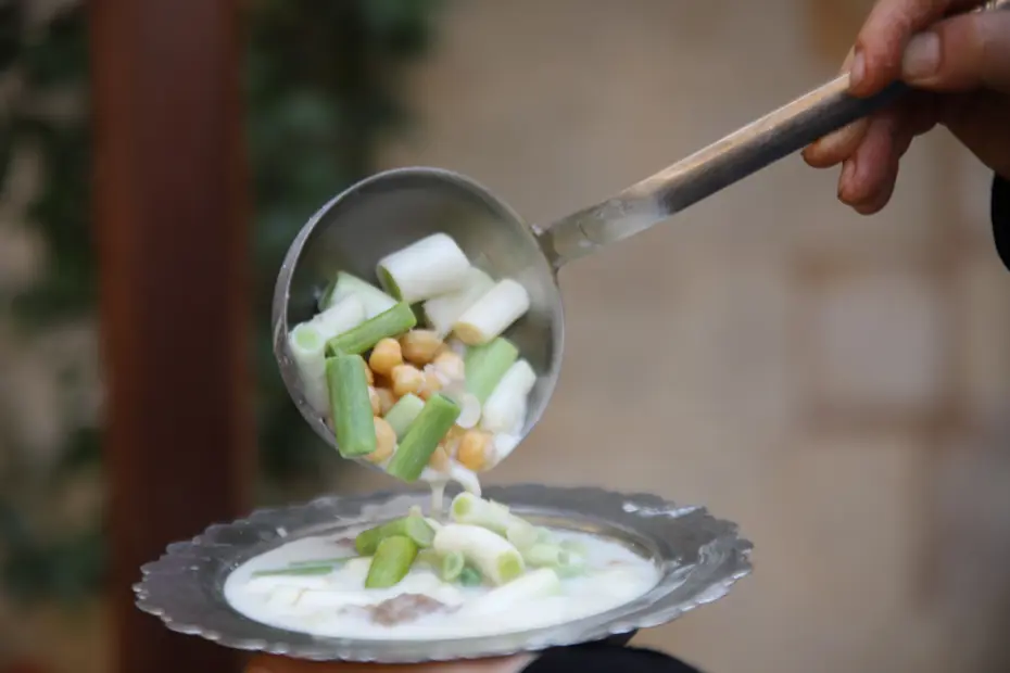 Yoğurt, et, nohut, taze soğan ve sarımsakla hazırlanıyor. Tescilli lezzet meğer doğal antibiyotikmiş