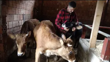 Almanya&#x27;dan memleketine geldi, kendi topraklarını işlemeyi seçti