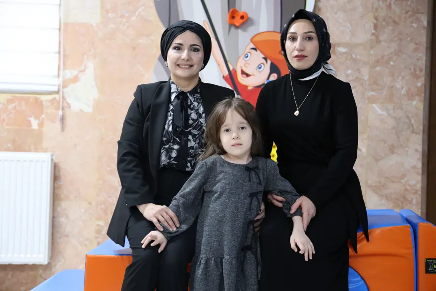 SMA'lı minik Asya bağımsız hareket edemezken, şimdi bale sahnelerinde 