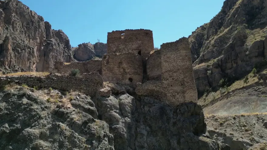 Türkiye'de ayakta duran bin yıllık ihtişam. Orta Çağ filmlerinden fırlamış gibi 3 Türkiye'de ayakta duran bin yıllık ihtişam. Orta Çağ filmlerinden fırlamış gibi 3