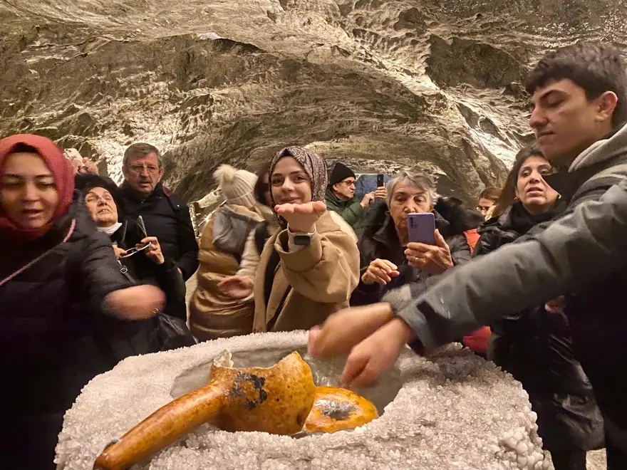 Yerin 150 metre altında şifa arıyorlar. Astım ve KOAH hastaları buraya koşuyor 