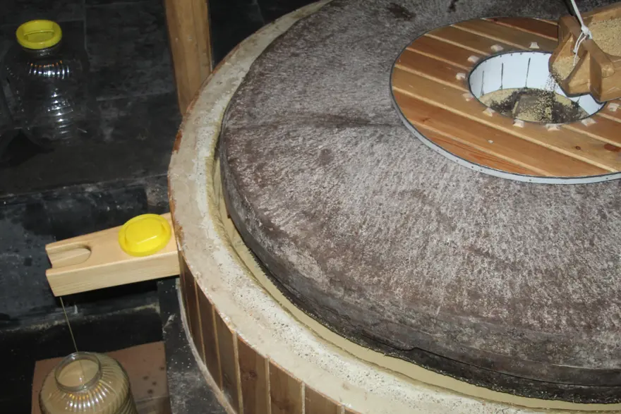 Elektrik yok, makine yok! Tarihi değirmenin küllerinden doğdu  