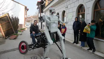 4 yıl uğraştı, insan taşıyan robot yaptı. Kastamonulu Ataman 666