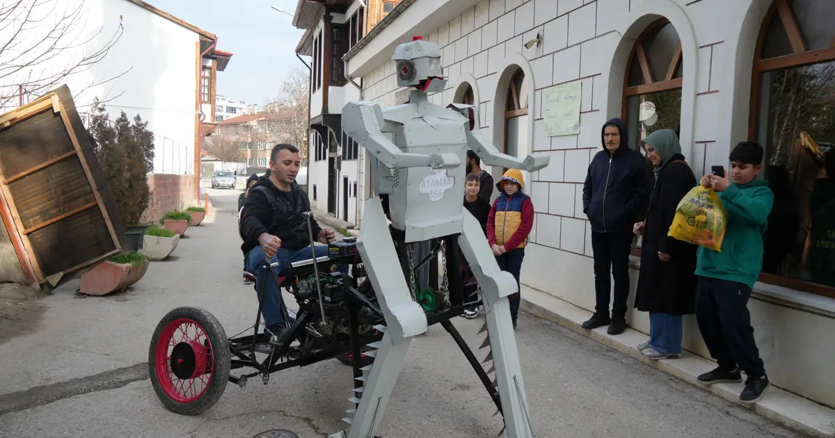 4 yıl uğraştı, insan taşıyan robot yaptı. Kastamonulu Ataman 666