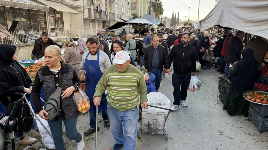 Pazarın en ucuz meyvesi oldu. Kilosu 5 liraya kadar düştü 1