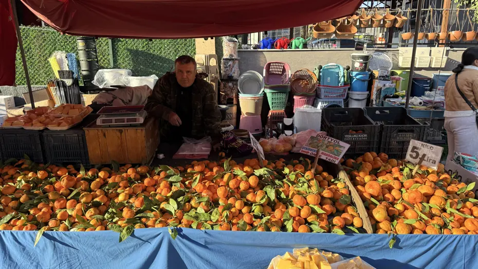 Pazarın en ucuz meyvesi oldu. Kilosu 5 liraya kadar düştü