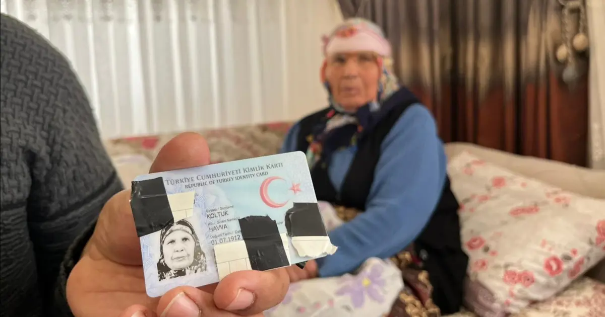 Kimliğe göre 113 yaşında ama gerçek bambaşka. "Annemin beni 68 yaşında doğurmuş olması lazım"