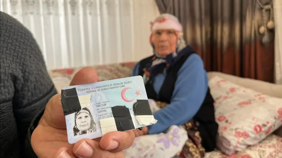 Kimliğe göre 113 yaşında ama gerçek bambaşka. 