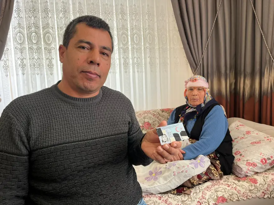 Kimliğe göre 113 yaşında ama gerçek bambaşka. "Annemin beni 68 yaşında doğurmuş olması lazım" 