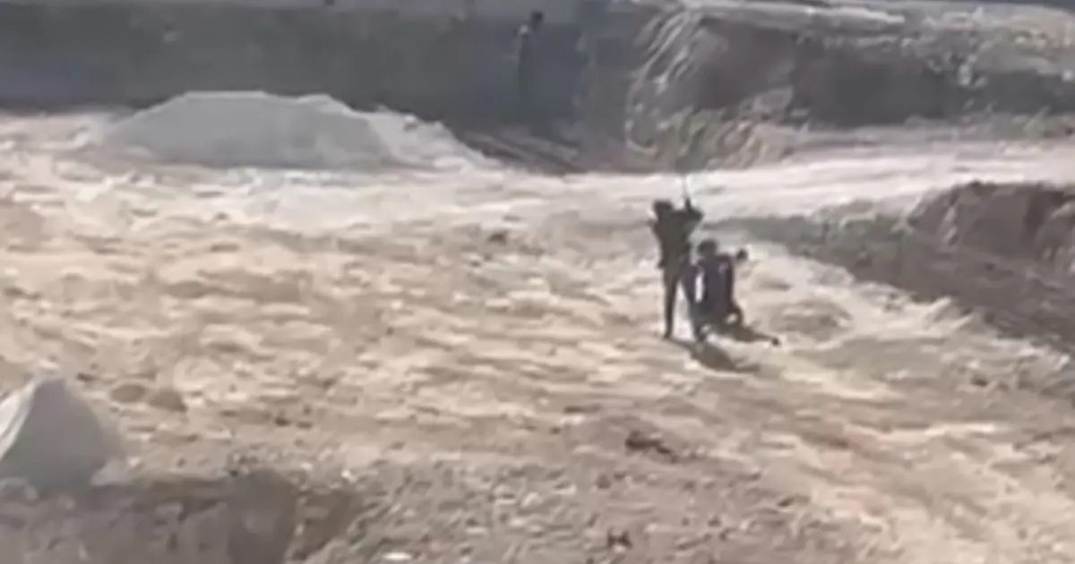 Okul inşaatında çocuk işçiye dayak. Görüntüler tepki çekti