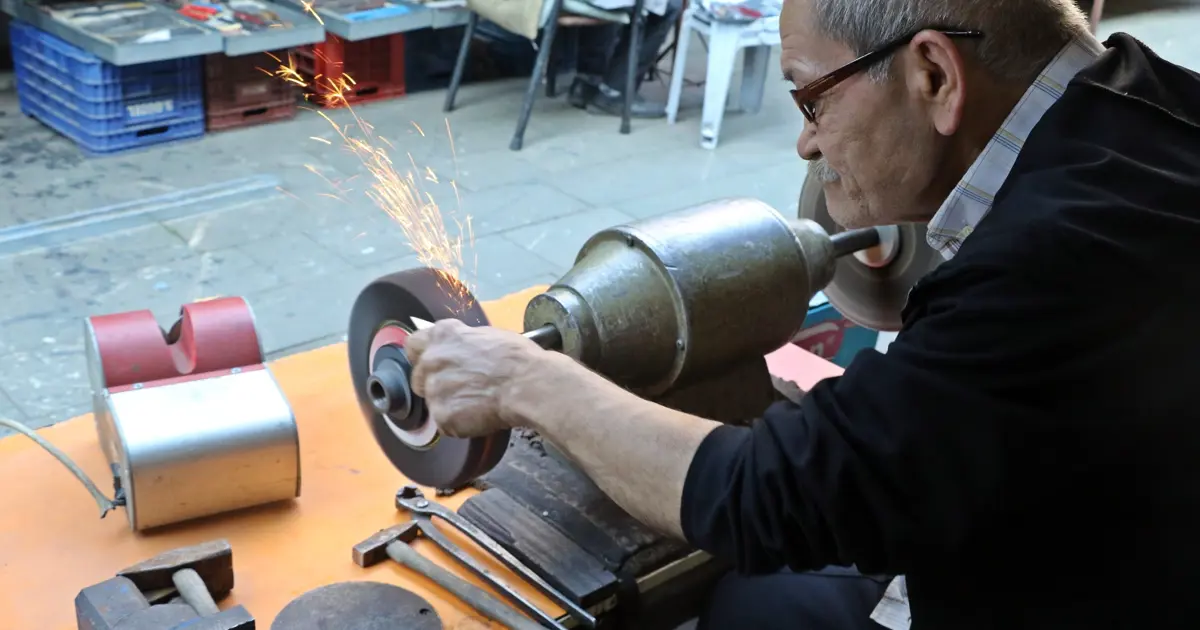 60 bin liraya çalışacak çırak bulamıyor. Dededen toruna miras kalan meslek