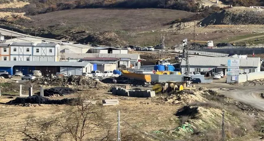 Gazoz dolu sandığı şişeden bir yudum aldı, yaşam savaşı veriyor 1