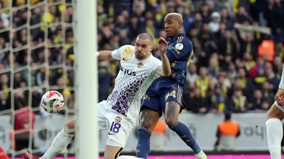 Canlı maç anlatımı: Fenerbahçe ilk yarıyı tamamlıyor