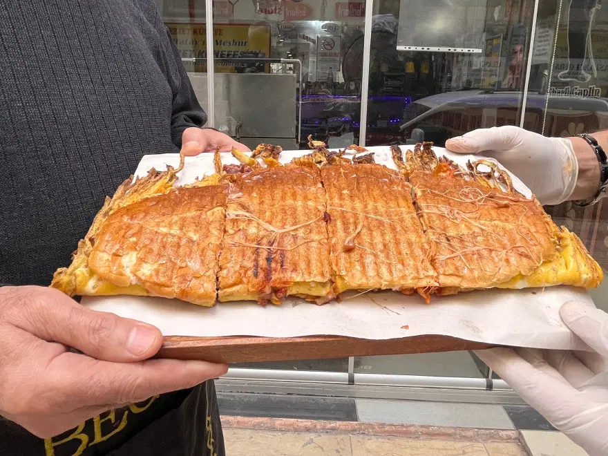 600 liraya tost. Yarım kiloyu geçiyor 600 liraya tost. Yarım kiloyu geçiyor