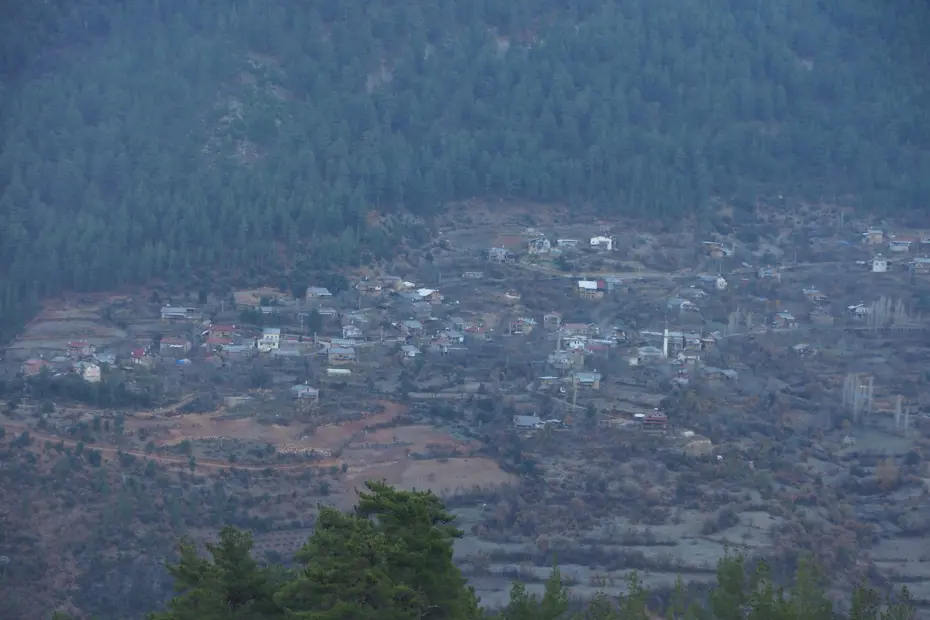 Bu köy iki ay güneş görmüyor. Saat 12.30'da doğan güneş 15.30'da batıyor