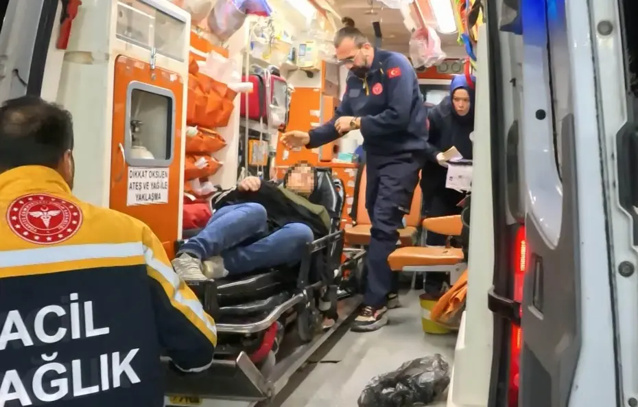 Hamile kadını dövüp sokağa attılar. Mahalleli çığlıkları duyup ihbar etti