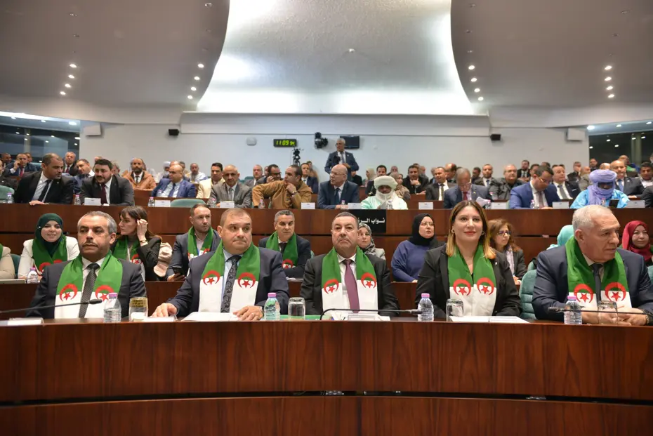 Cezayir’de Fransız sömürgeciliği suç ilan edildi. Yasa oybirliği ile kabul edildi