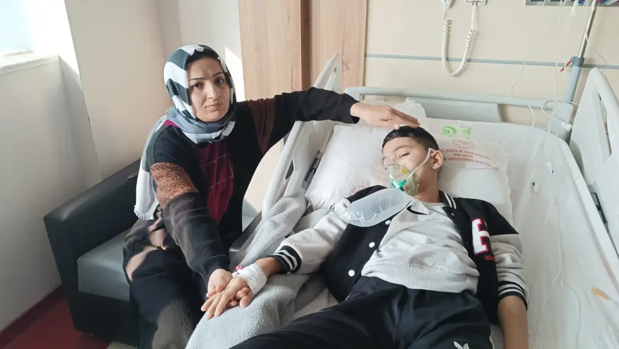 13 yaşındaki Muhammed Eyüp, 52 gündür durmadan öksürüyor  2