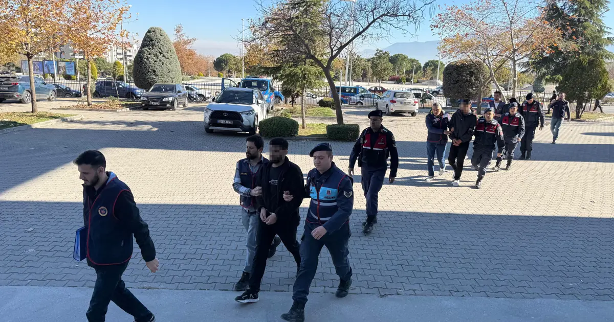 150 milyon liralık hırsızlık yapan çeteye 5 ilde eş zamanlı operasyon. 67 şüpheli yakalandı