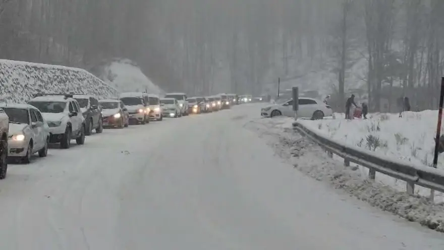 ULUDAĞ'DA TRAFİK ÇİLESİ - BURSA 
