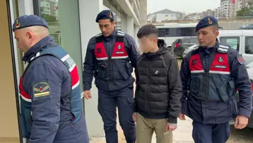 Samsun'da 17 yaşındaki çocuk yüklü miktarda uyuşturucu hapla yakalandı