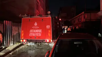 İstanbul'da 5 katlı binada yangın. 6 kişi dumandan etkilendi