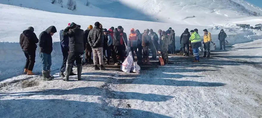 Çığ felaketinde üçüncü gün. Kayıp çoban aranıyor 1